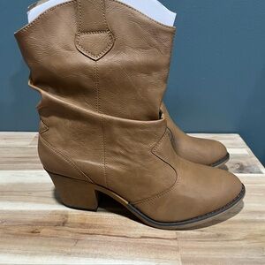 Charles Albert Women’s Tan Cowboy Boots Vegan Leather Size 9